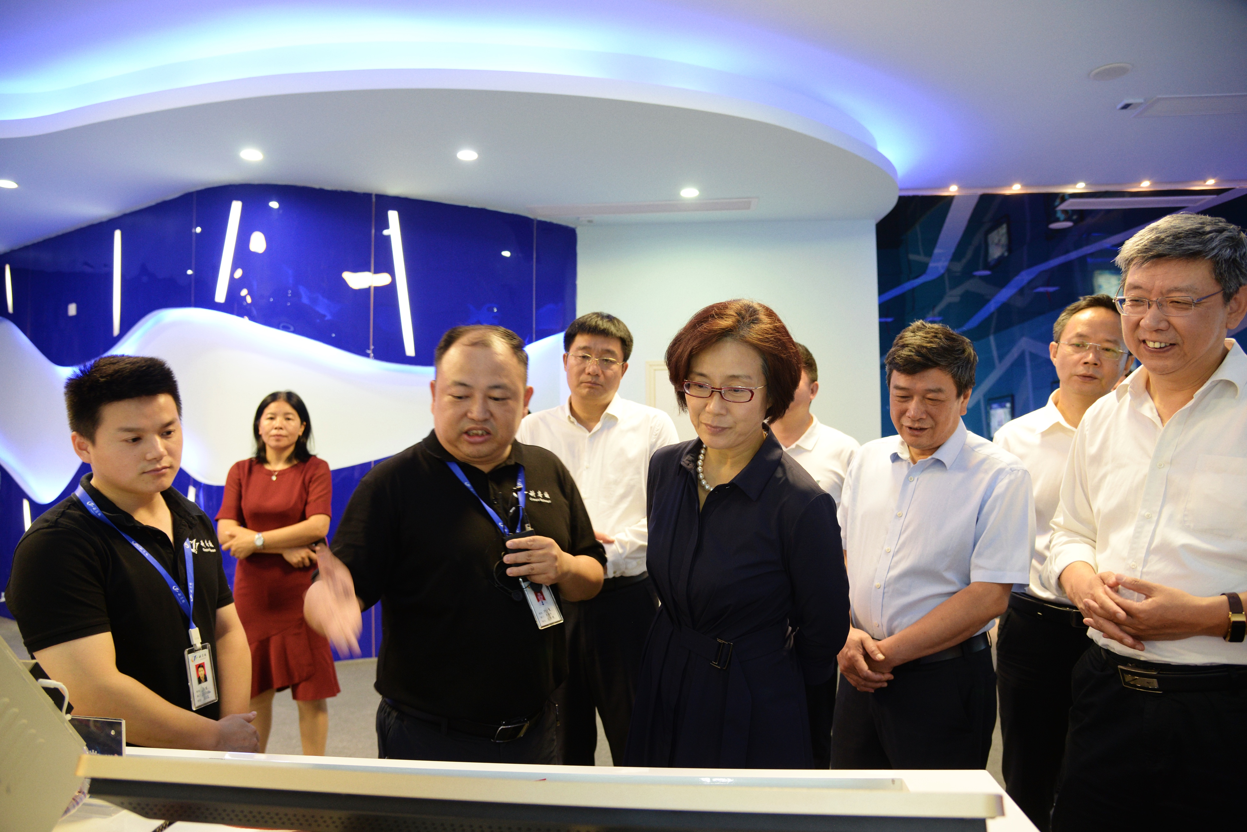 江西省人民政府副省长吴忠琼同志一行莅临科睿特考察调研